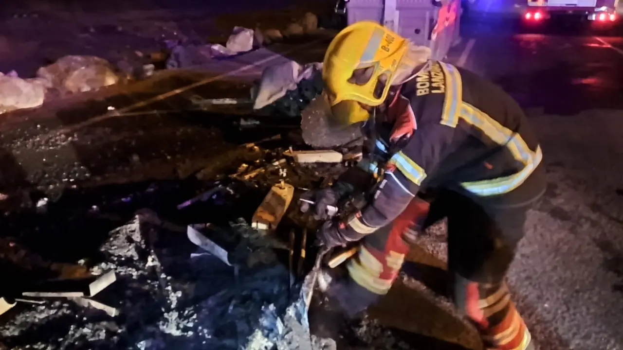 Incendio contenedores Arrecife