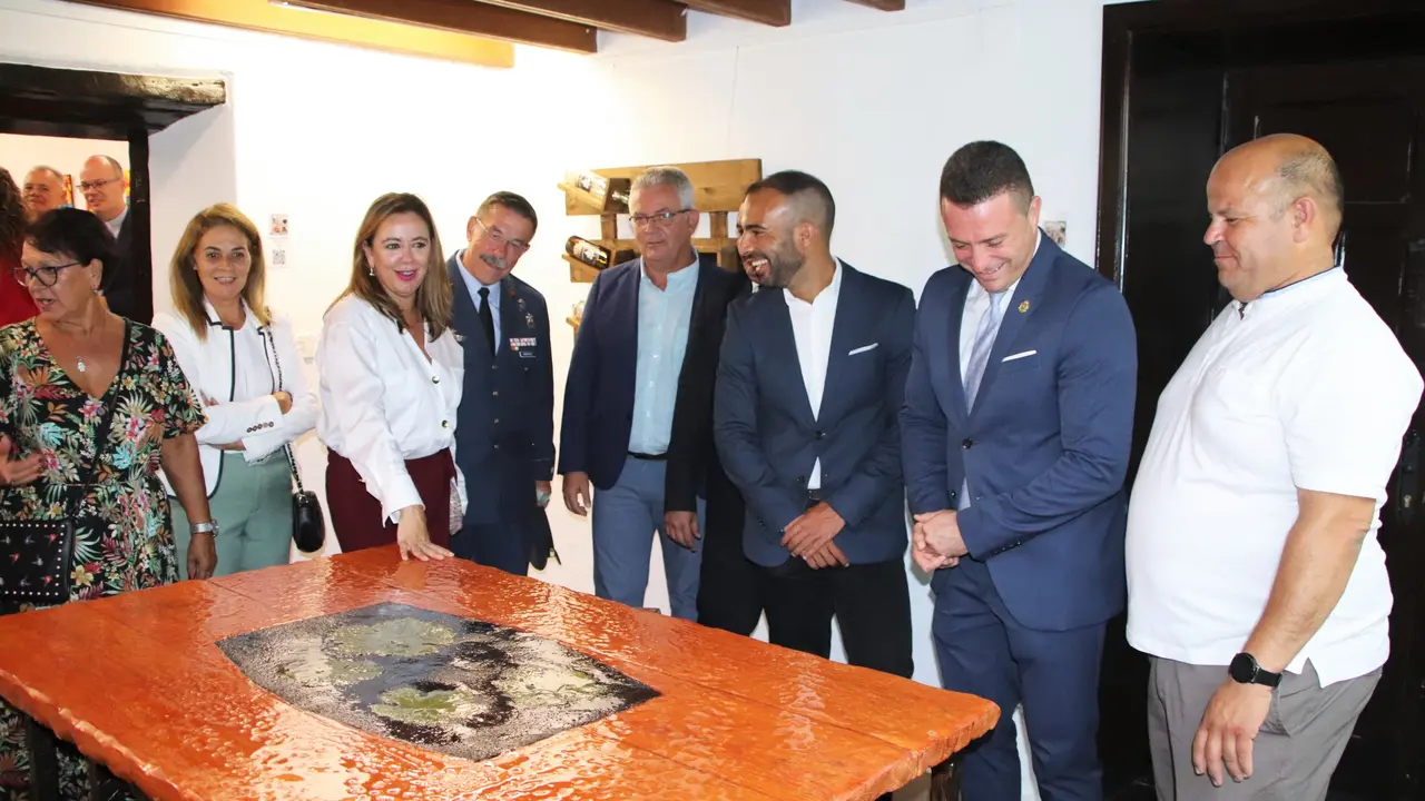La presidenta del Cabildo, Mar&iacute;a Dolores Corujo, acompa&ntilde;&oacute; en la inauguraci&oacute;n