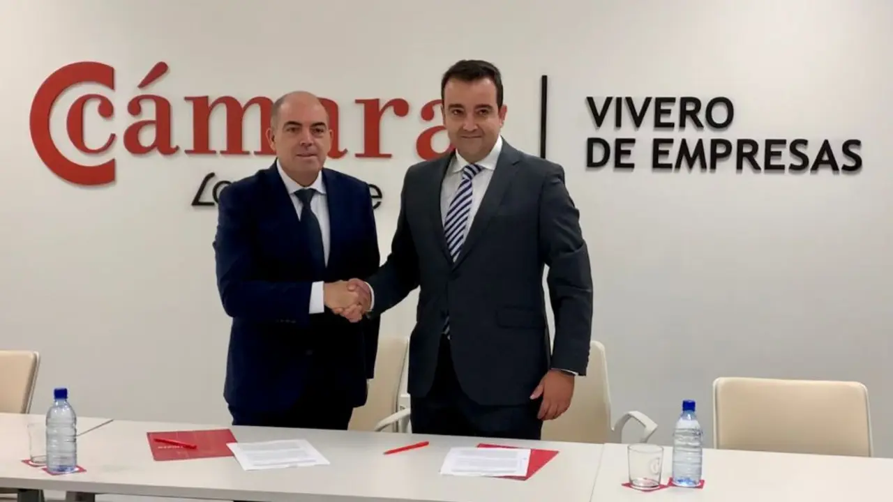 El presidente de ATA, Lorenzo Amor y José Valle