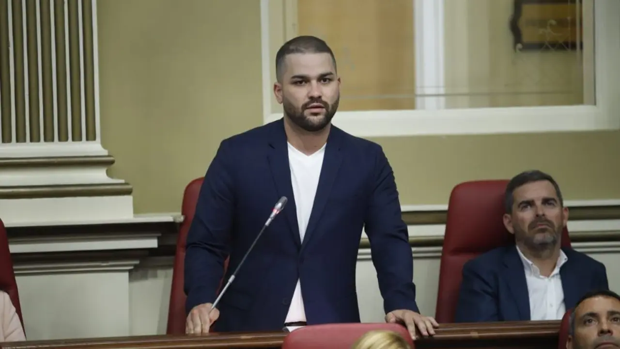 Jesús Machín en el Parlamento de Canarias