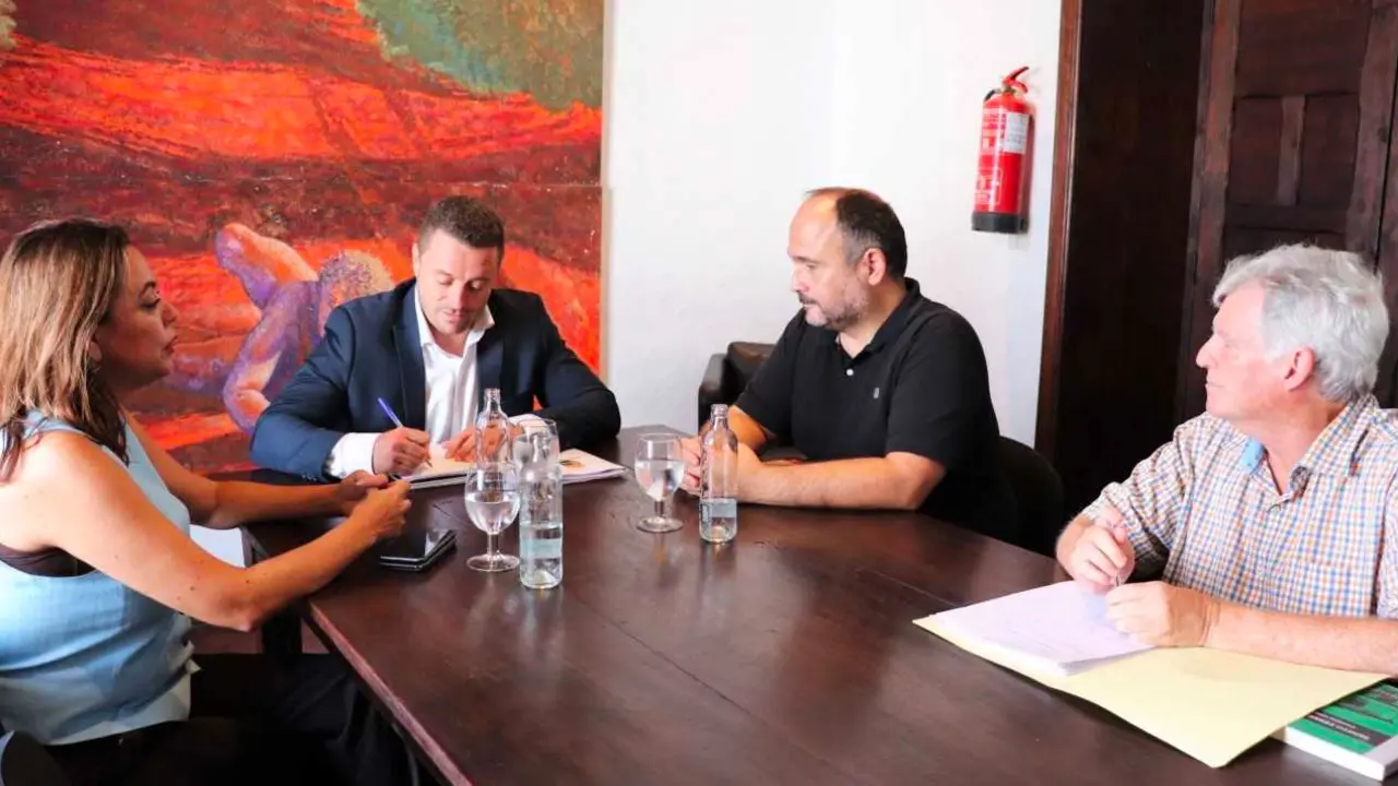 Reunión Ayuntamiento de Yaiza, Gobierno de Canarias y Cabildo de Lanzarote