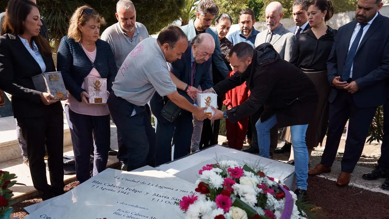 Entierro en Canarias de Blas Cabrera Felipe