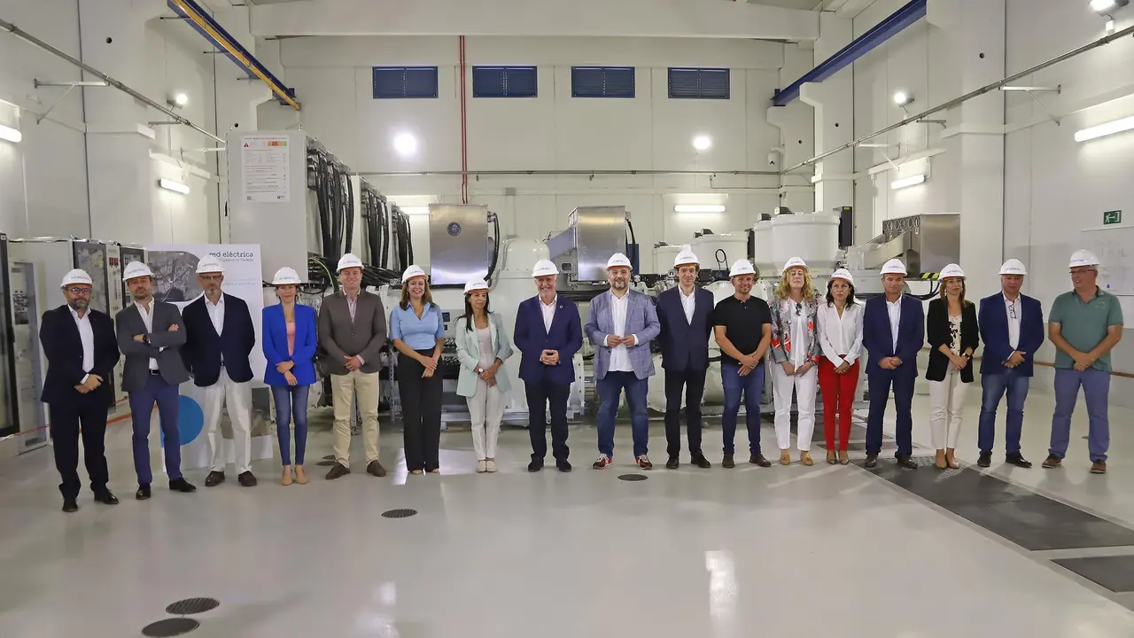 _Presidenta con la Red El&eacute;ctrica de Espa&ntilde;a  (3)