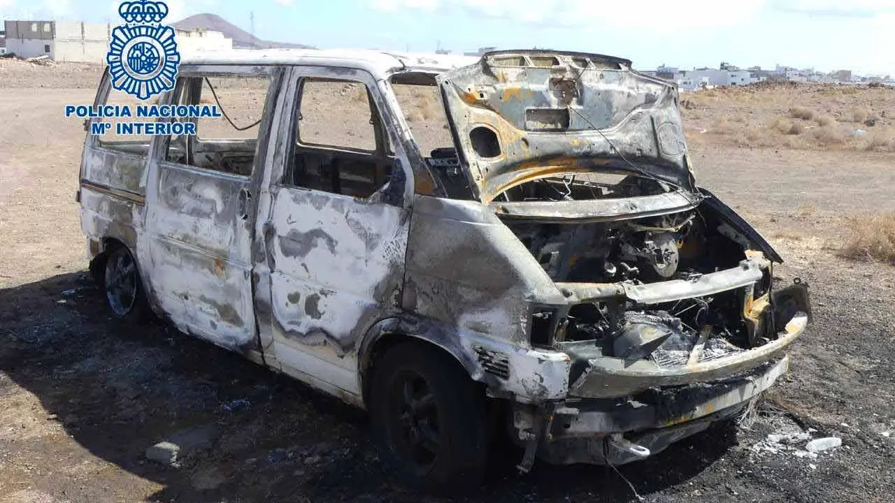 Vehículo incendiado