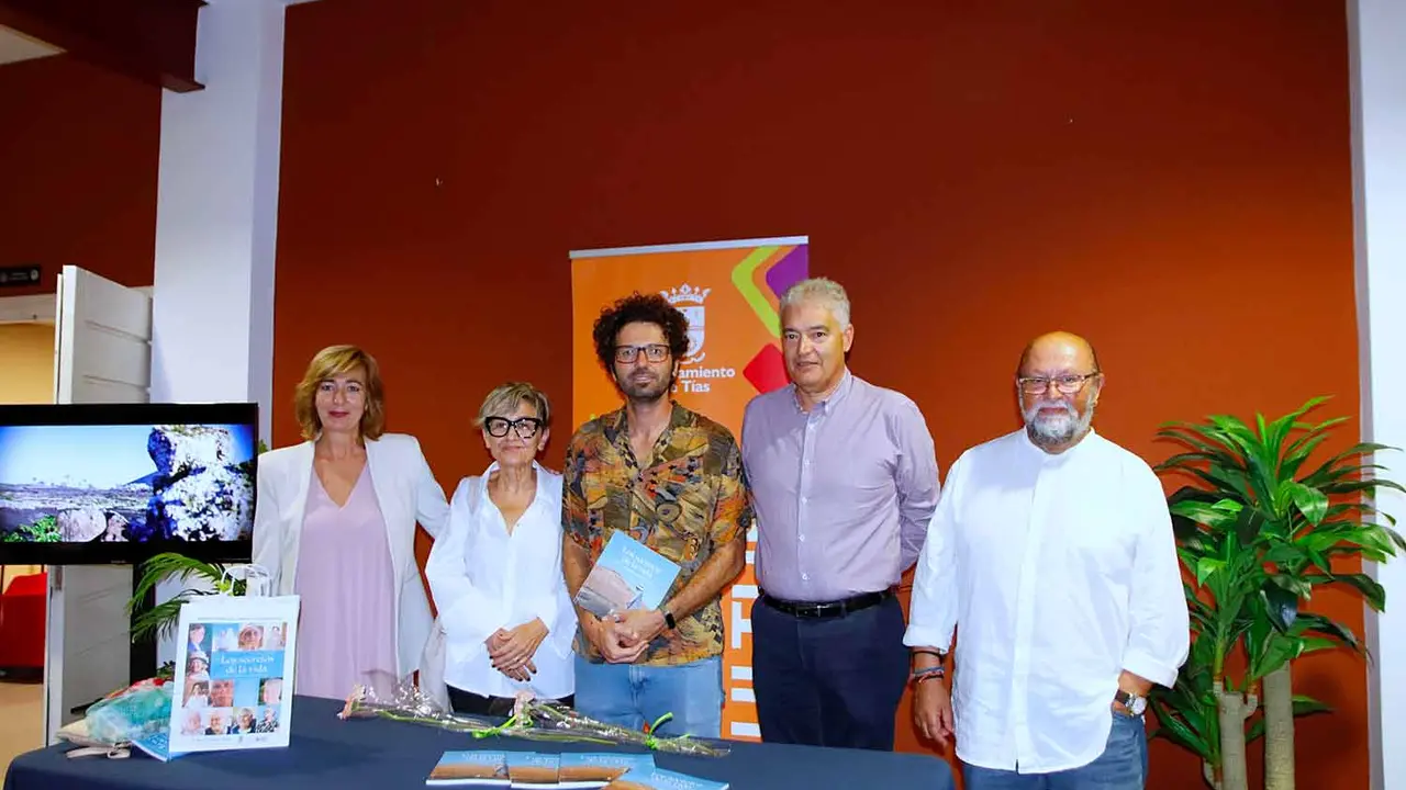 <p>Presentación del libro Los secretos de la vida, en Tías</p>
