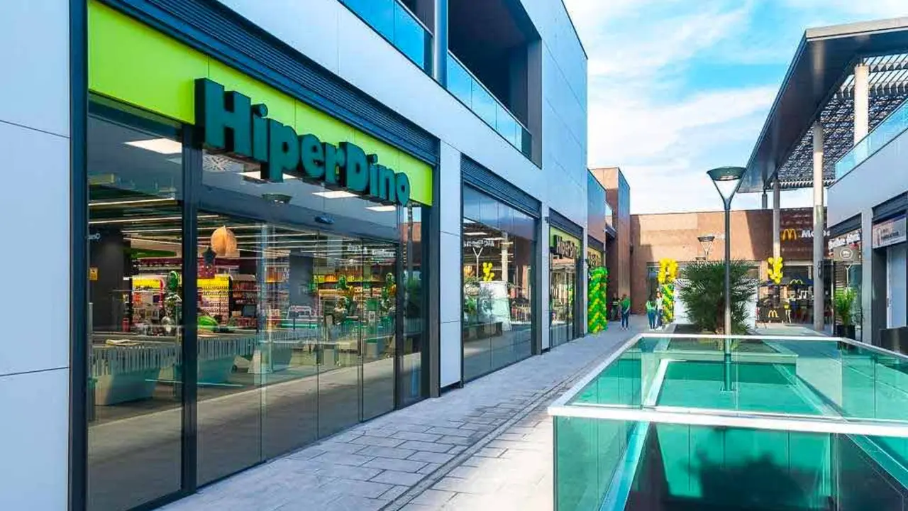 HiperDino en el Centro Comercial Arrecife