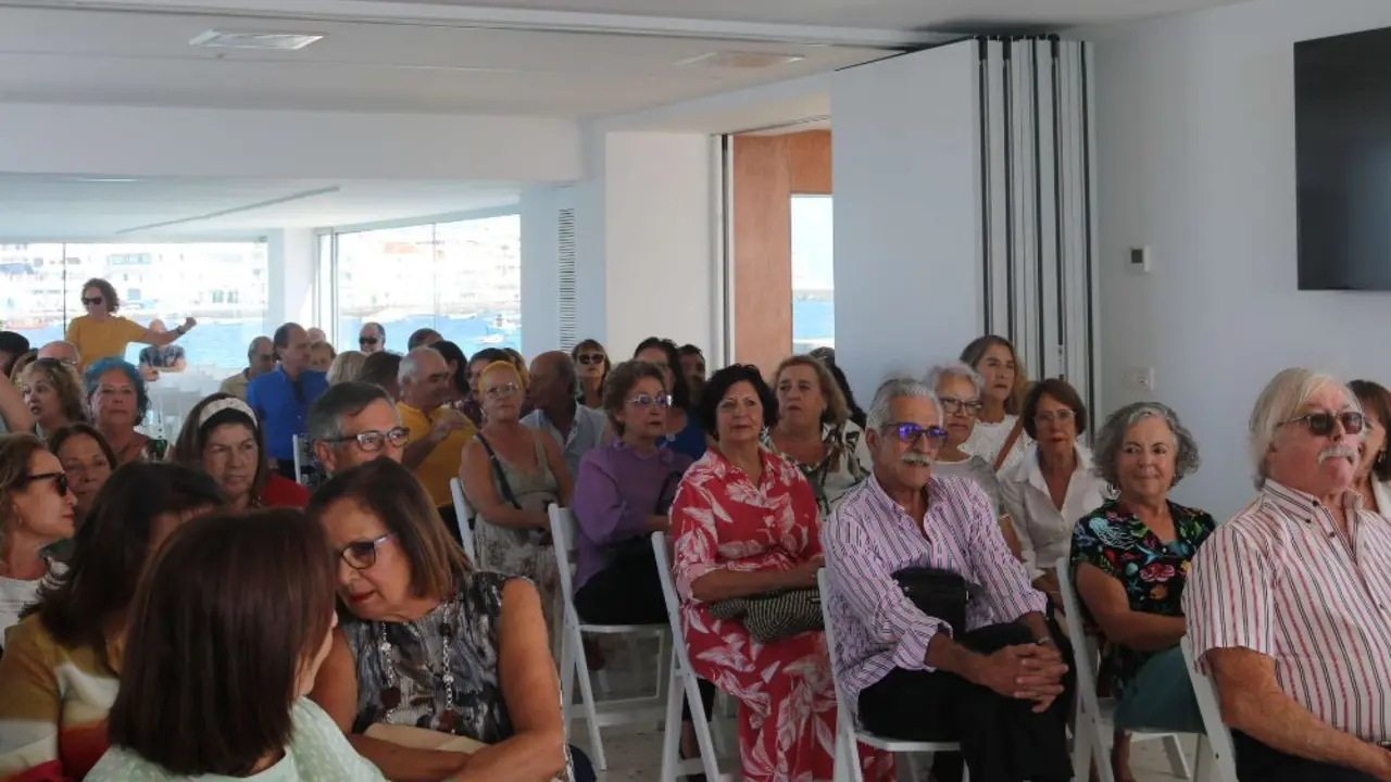 El &Aacute;rea de Salud de Lanzarote homenajea a los profesionales jubilados durante los tres &uacute;ltimos a&ntilde;os
