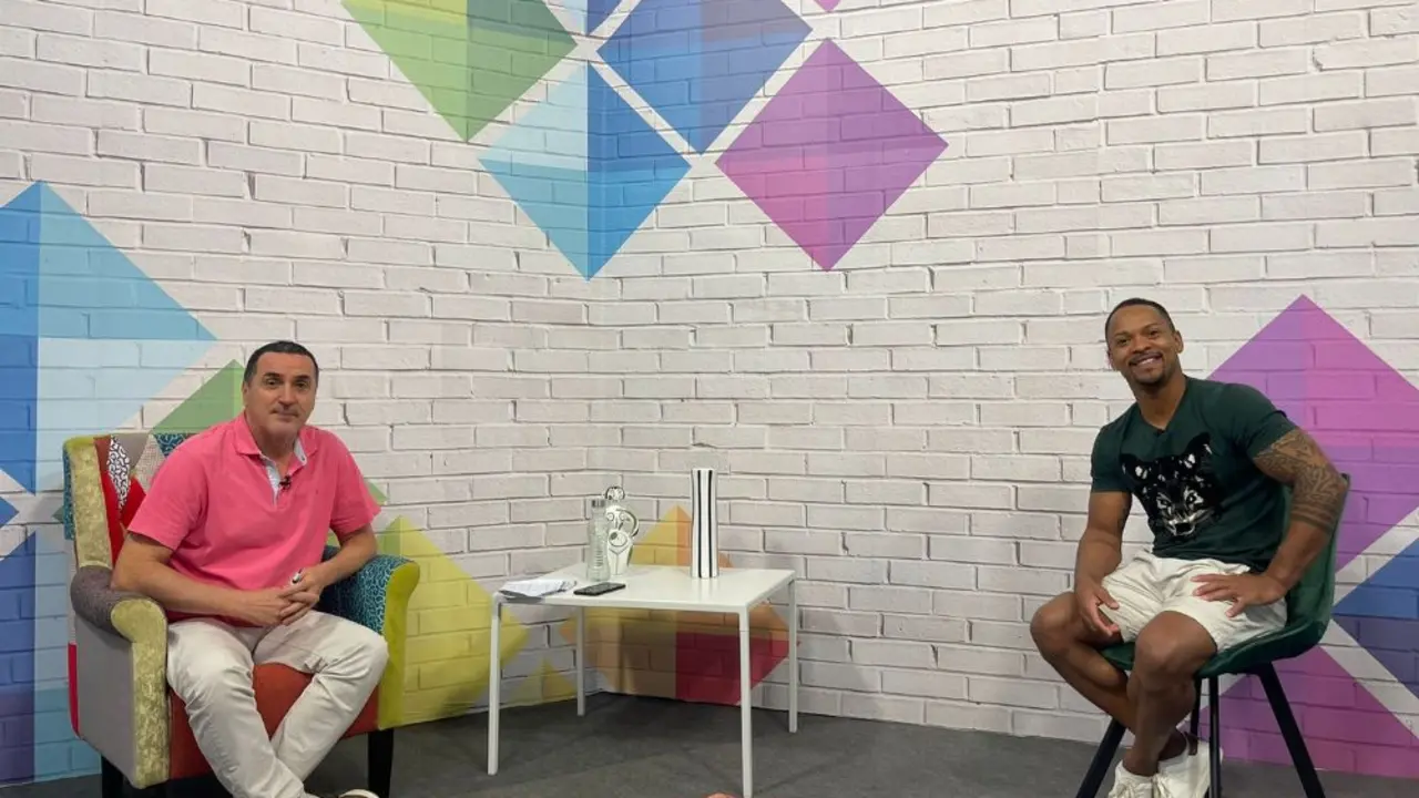 Ray Zapata en la entrevista en el Magazine