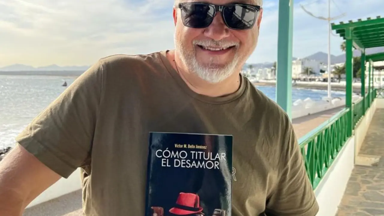 Víctor Bello con su nueva novela 'Cómo titular el desamor'