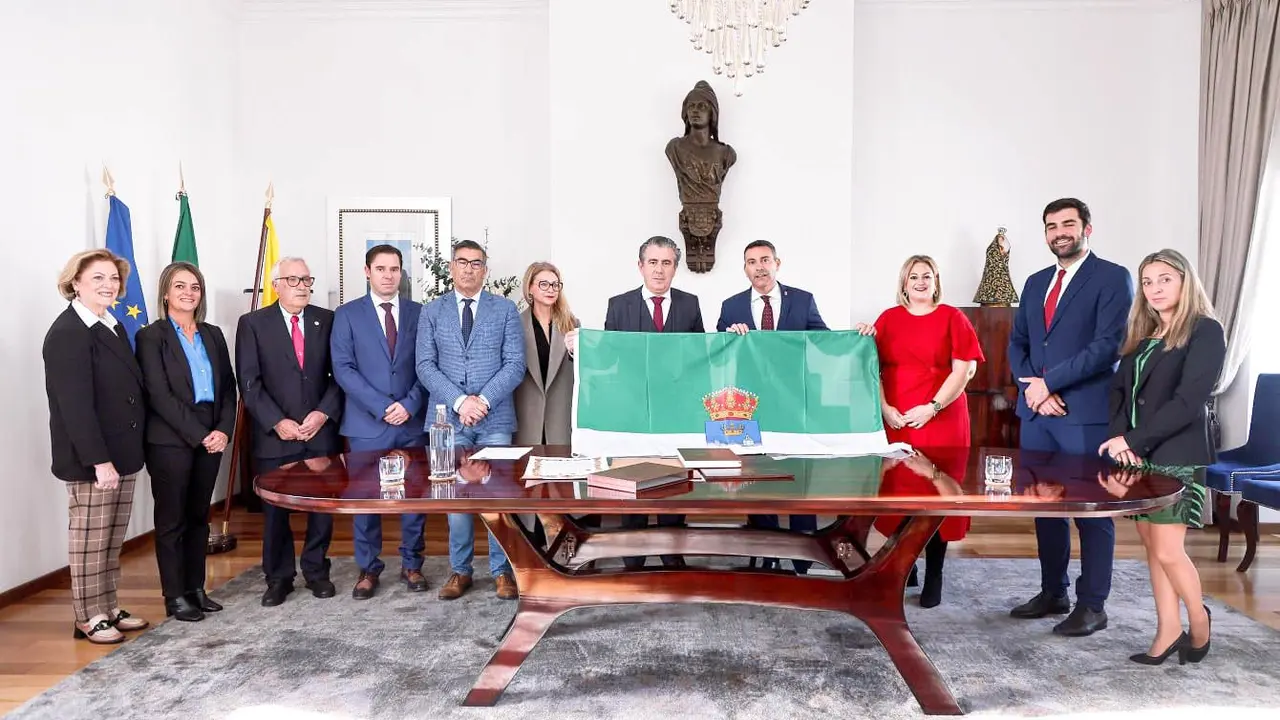 Firma hermanamiento Nazater-Nazaré