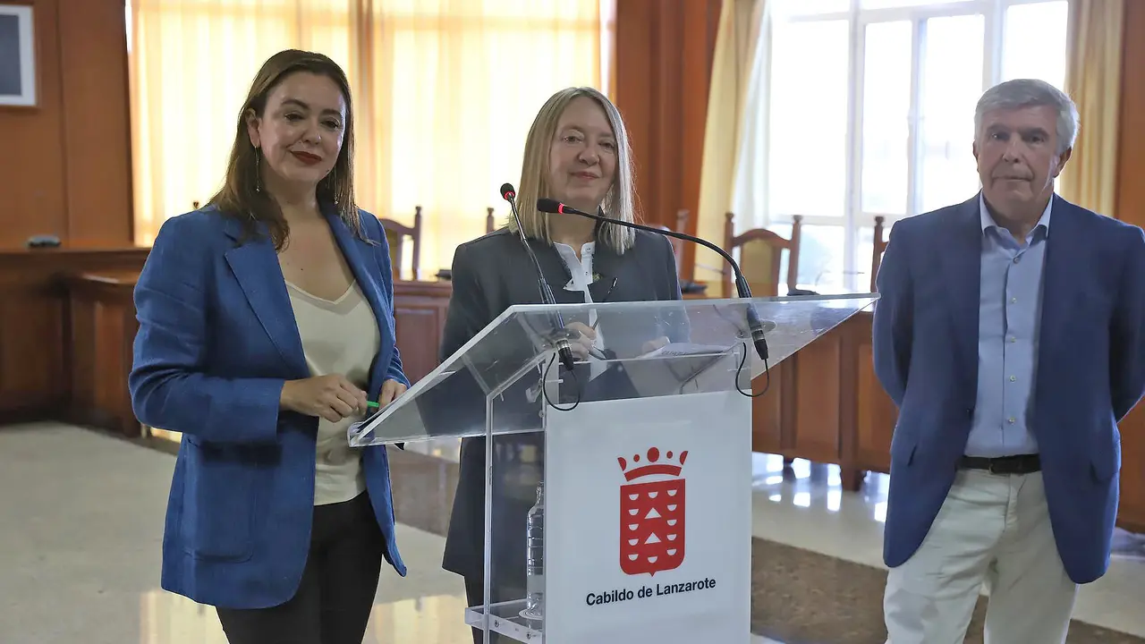 22.11.29, Rueda de prensa con Rosa Cobo, directora de ACUAES, (3)