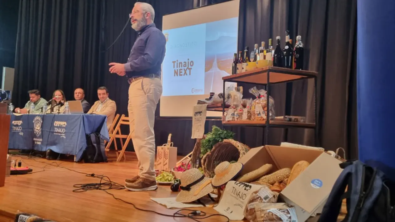 Presentación del plan de acción para la dinamización del tejido productivo y comercial ‘Tinajo Next’&nbsp;