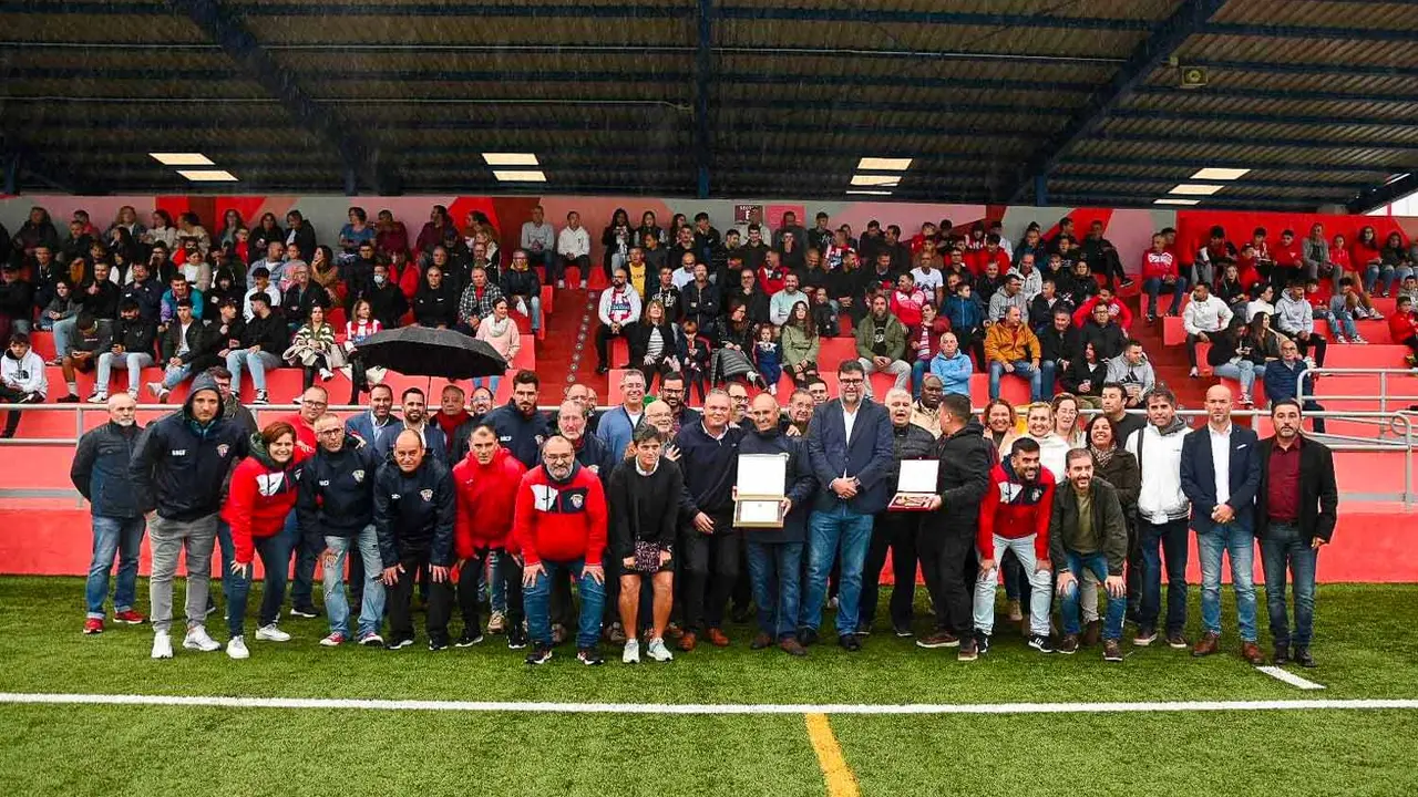 Medalla de Oro del municipio al San Bartolomé CF por su 50º aniversario