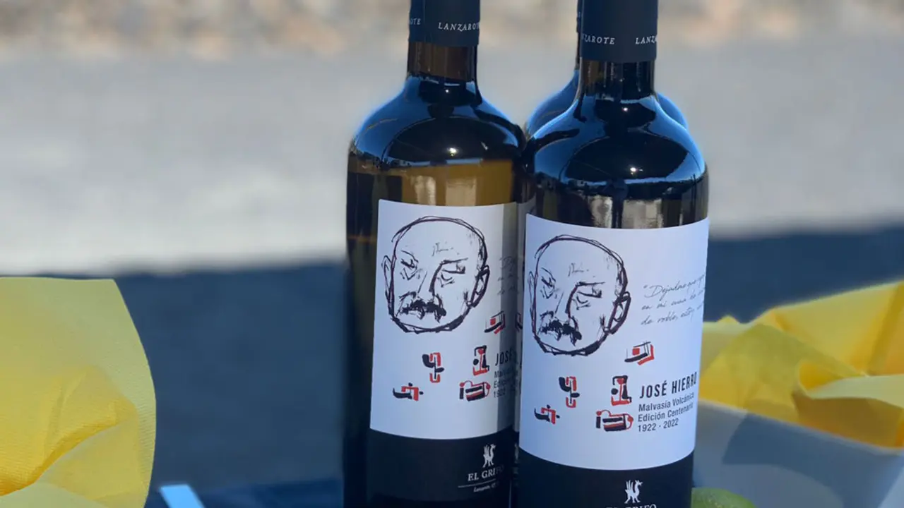 Vino de El Grifo en homenaje a José Hierro