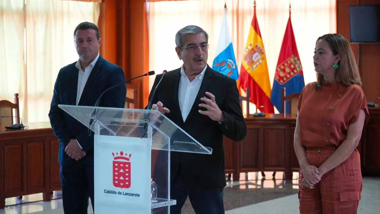 Reuni&oacute;n Mar&iacute;a Dolores Corujo, &Oacute;scar Noda y Rom&aacute;n Rodr&iacute;guez