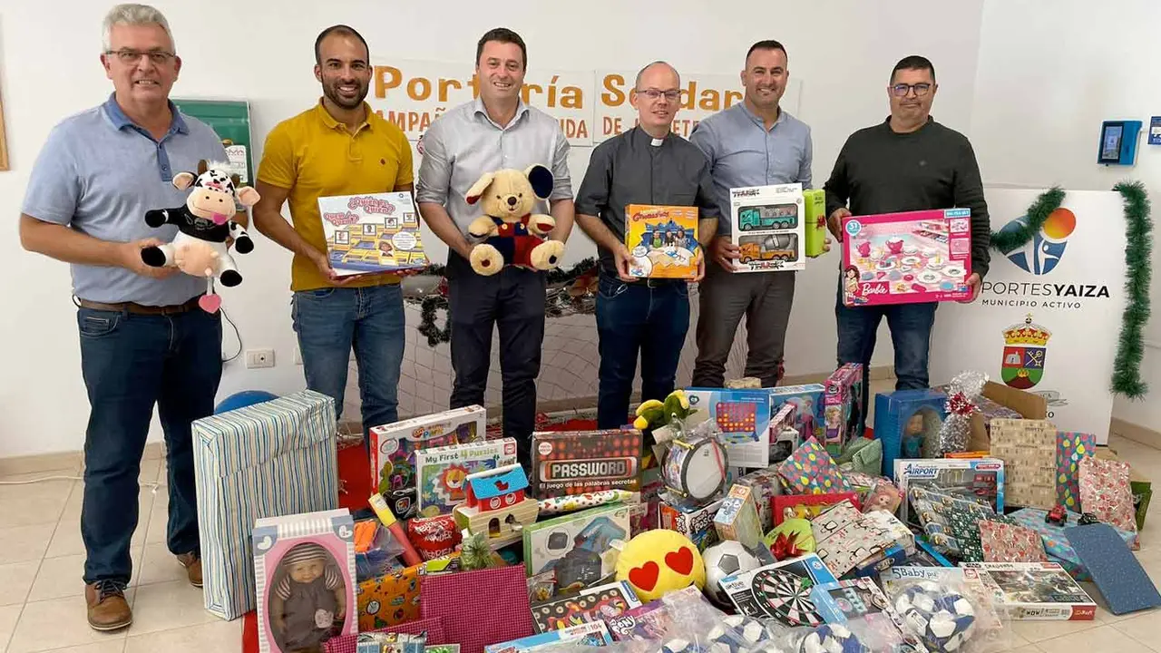 Entrega de juguetes en Yaiza