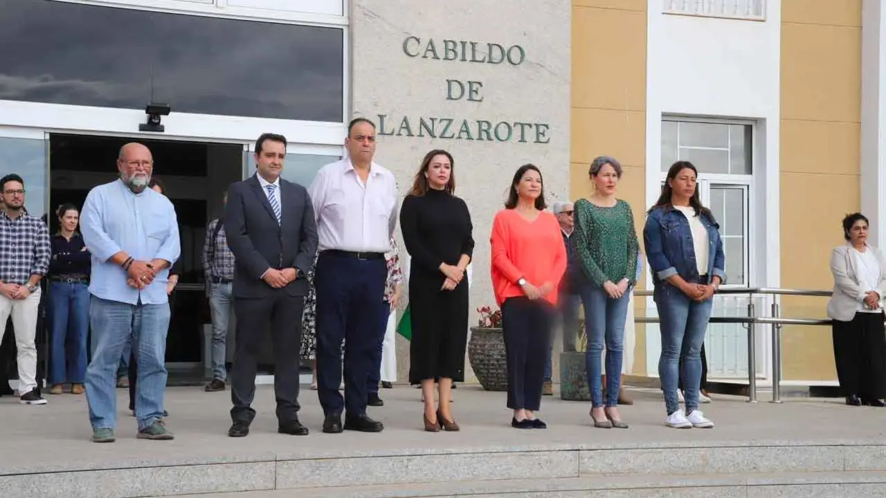 Minuto de silencio contra la violencia machista en el Cabildo