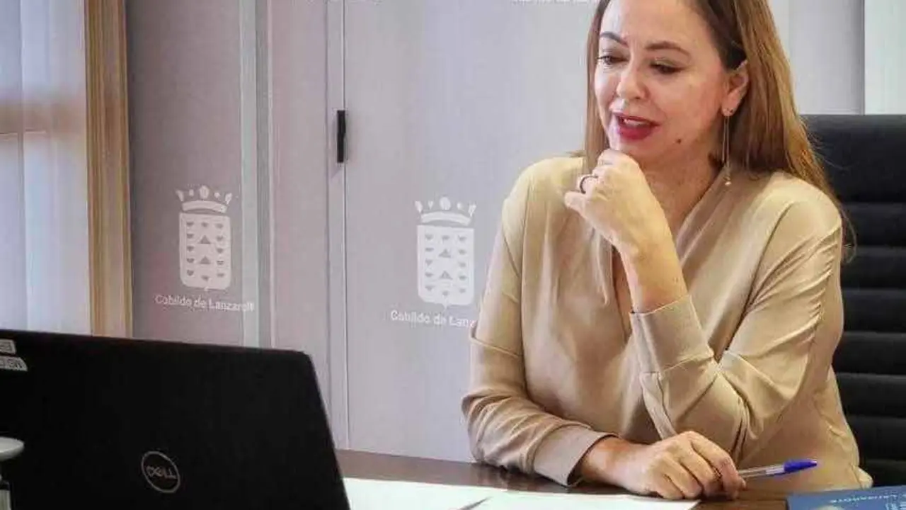 Presidenta del Cabildo, Mar&iacute;a Dolores Corujo