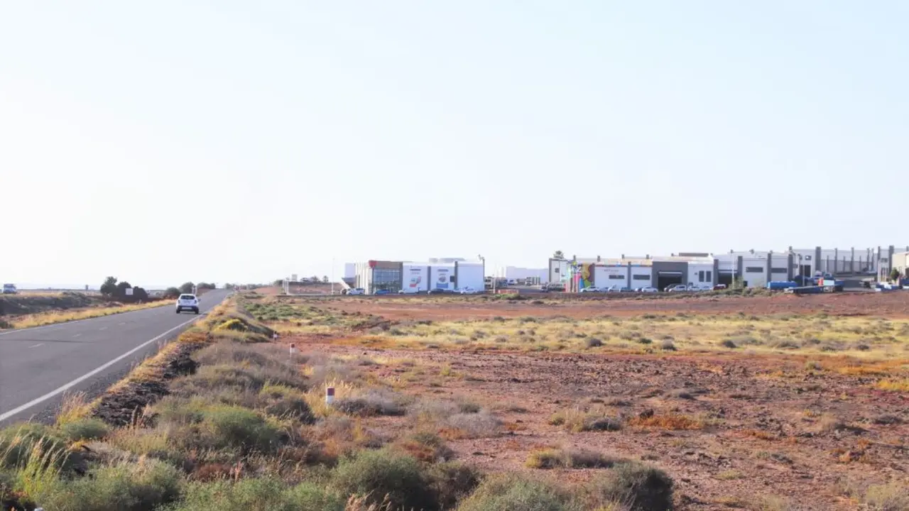 Solar donde ir&aacute; Lidl en Playa Blanca