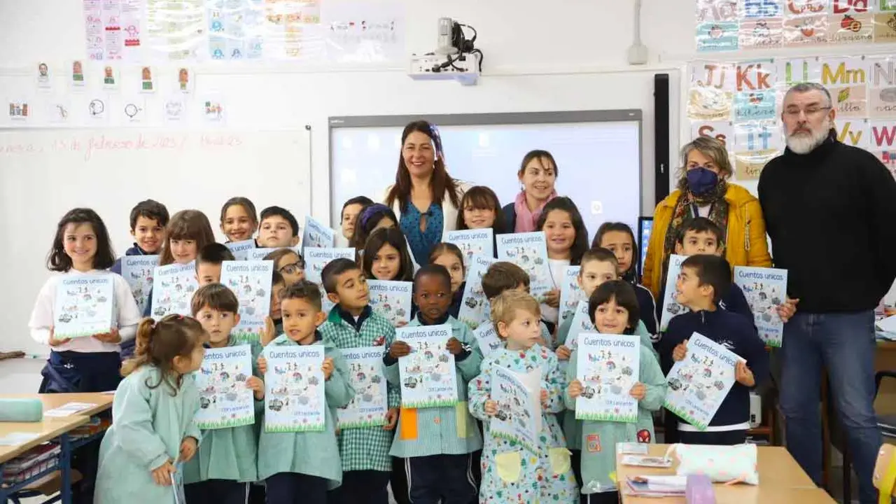 &nbsp;Libro de cuentos escritos e ilustrados por escolares de la isla