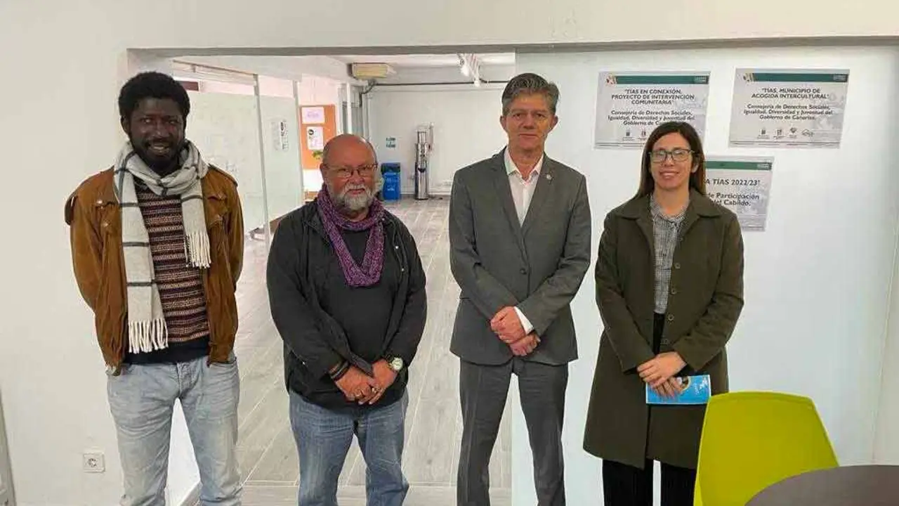 Conecta Tías recibe la visita del decano de abogados de Lanzarote