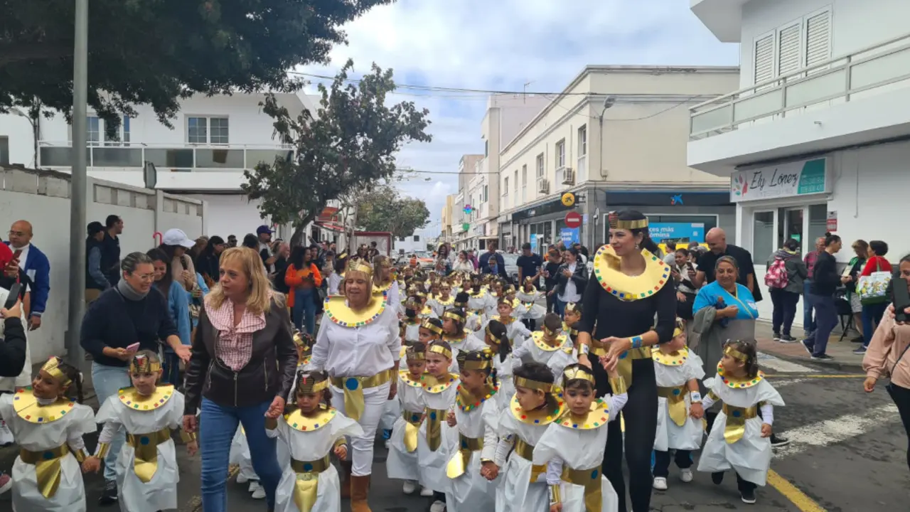 Pasacalle de carnaval de los escolares de Arrecife