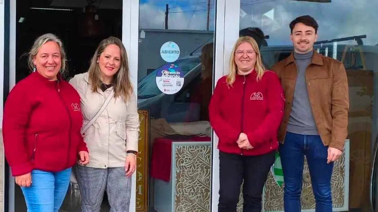 Consejera Carmen Guadalupe, Daniel González de Felapyme y comerciantes