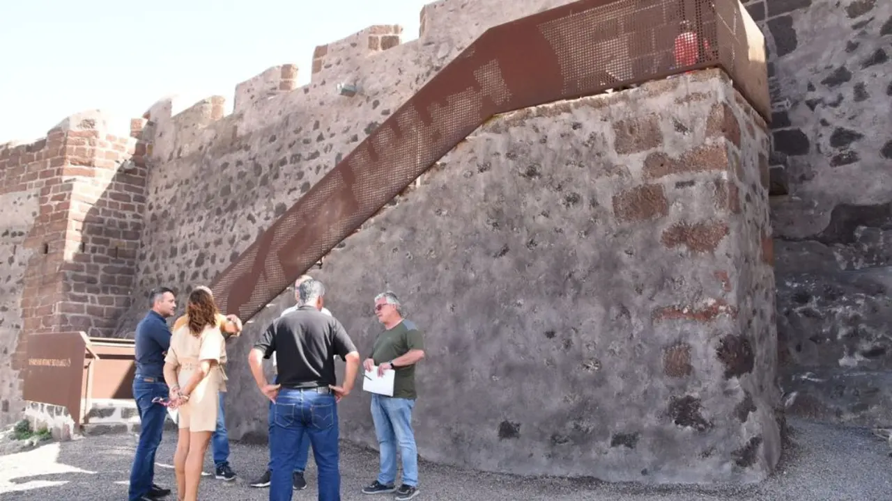 Visita al Castillo de Santa Bárbara