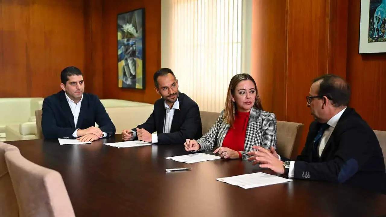 Reunión para hacer de Lanzarote un destino de pagos digitales