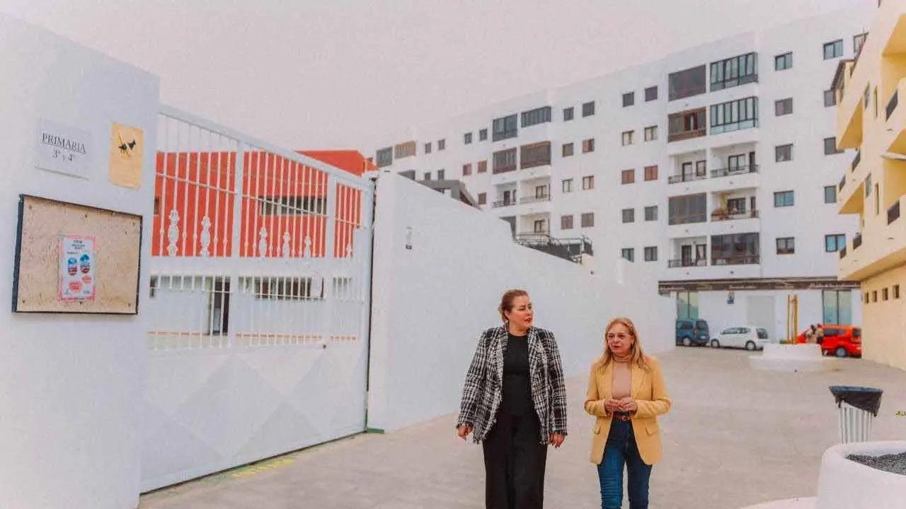 Alcaldesa Astrid Pérez y concejal Saro González