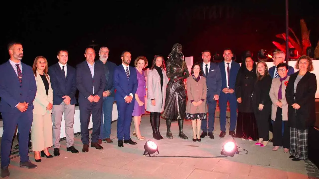 Escultura Mararía en Yaiza