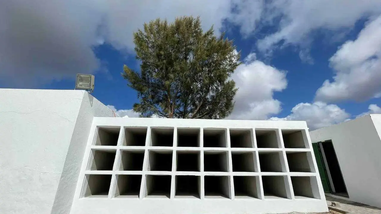 Nichos cementerio de Tías