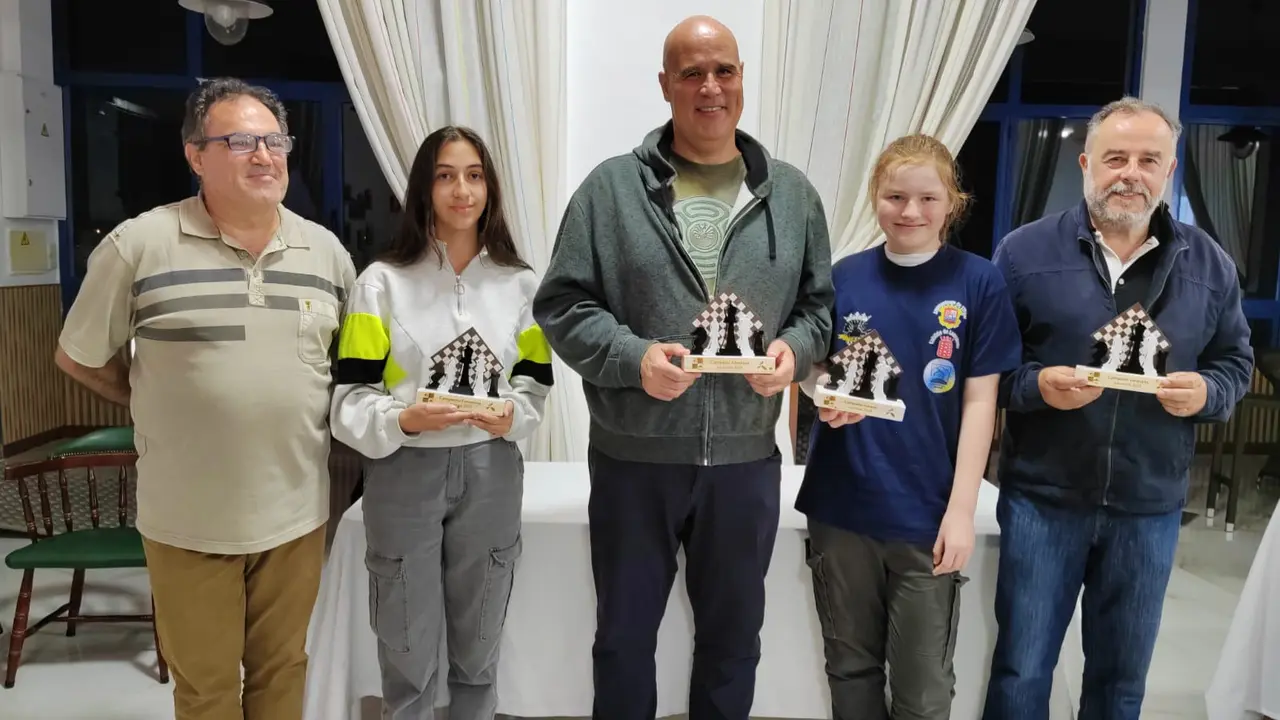 Campeones y &aacute;rbitro