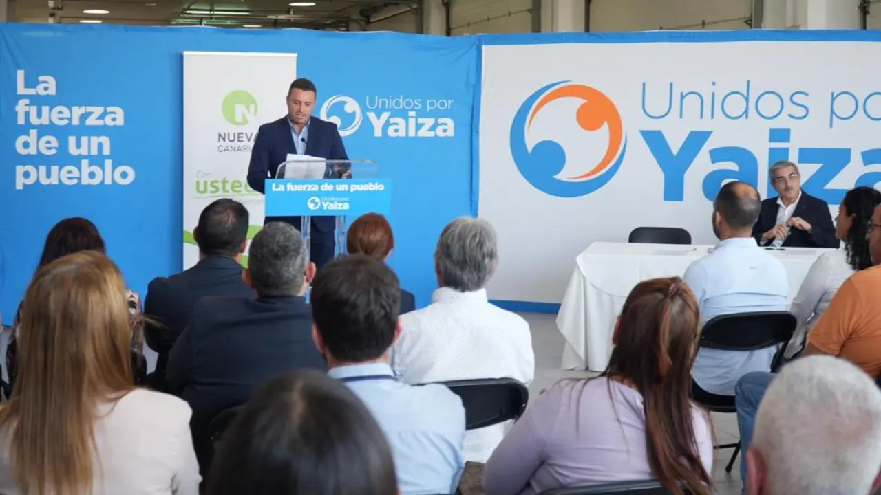 Oscar Noda se dirige a la militancia en presencia de Rom&aacute;n Rodr&iacute;guez