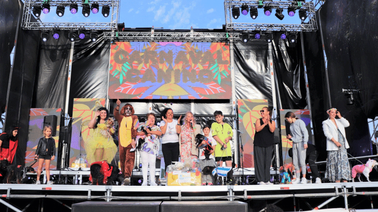 Concurso de disfraces de mascotas en Playa Blanca