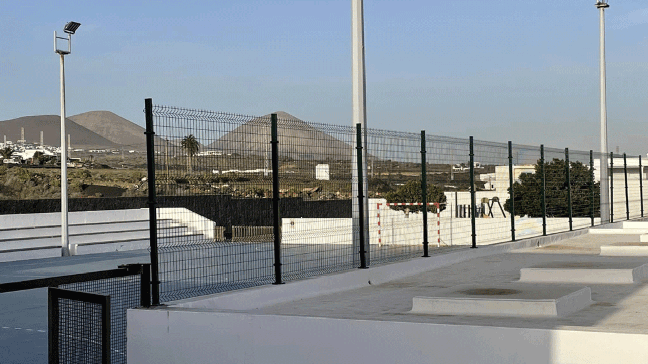 Vallado de las canchas deportivas de Mácher