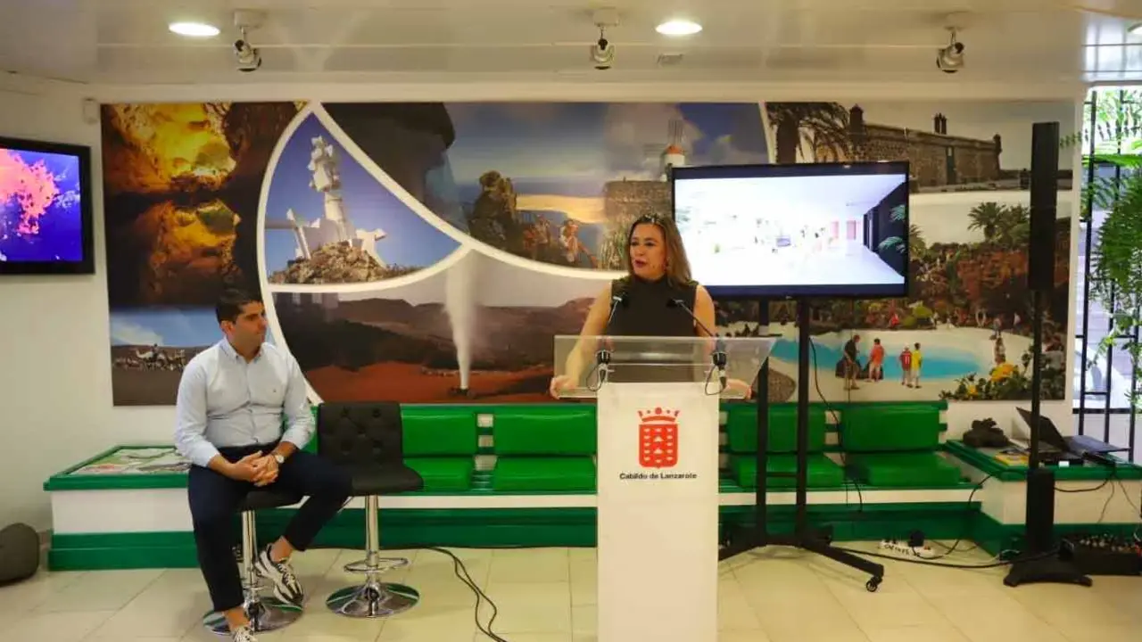 Dolores Corujo y Benjam&iacute;n Perdomo presentan las nuevas oficinas de los CACT