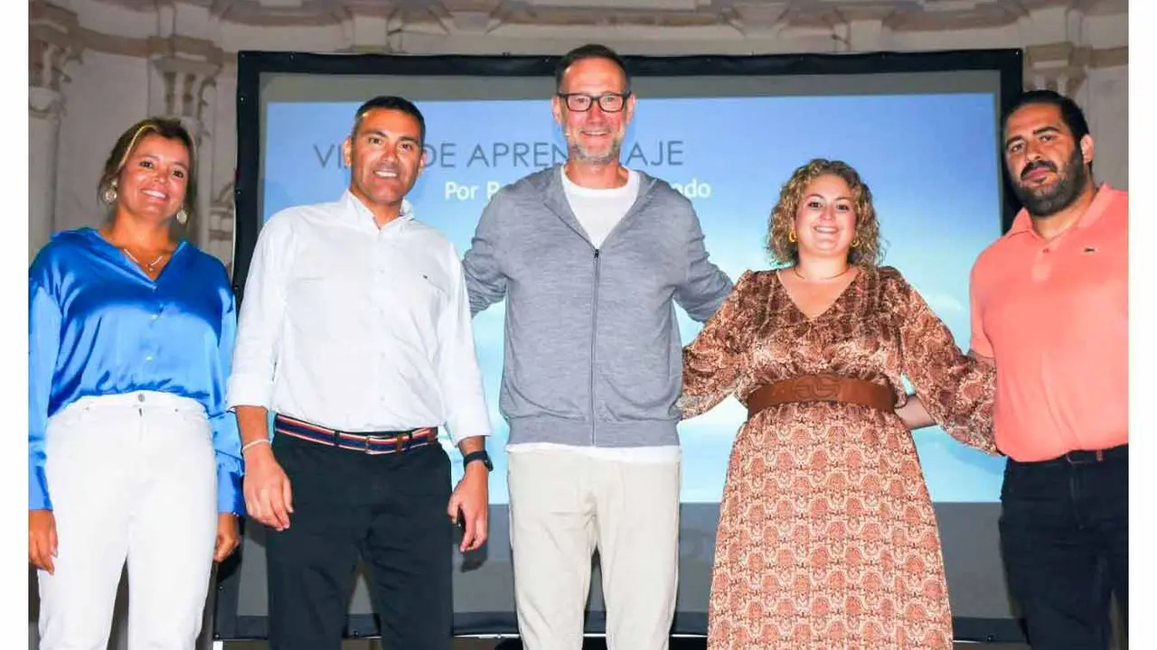 Charla de Pedro García Aguado en Teguise