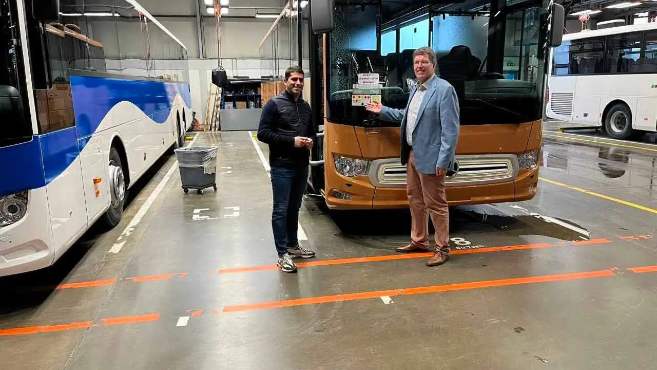 Guaguas para la Ruta de los Volcanes