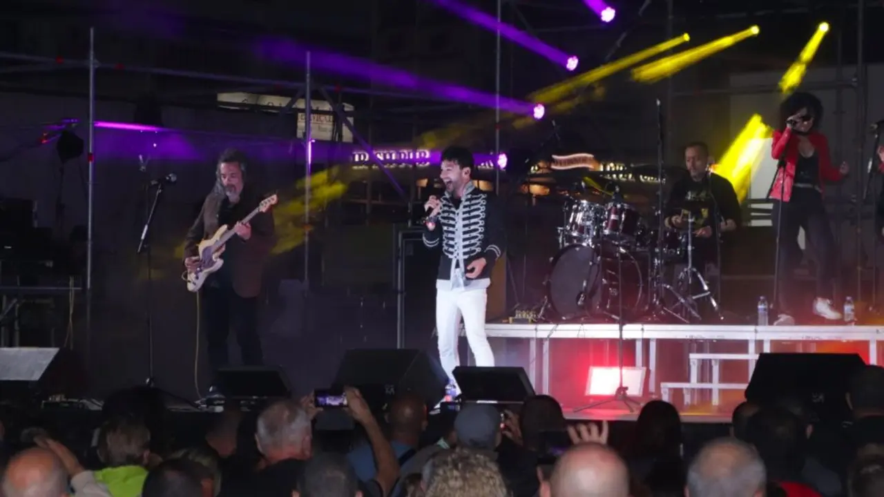 Momento del tributo a Queen