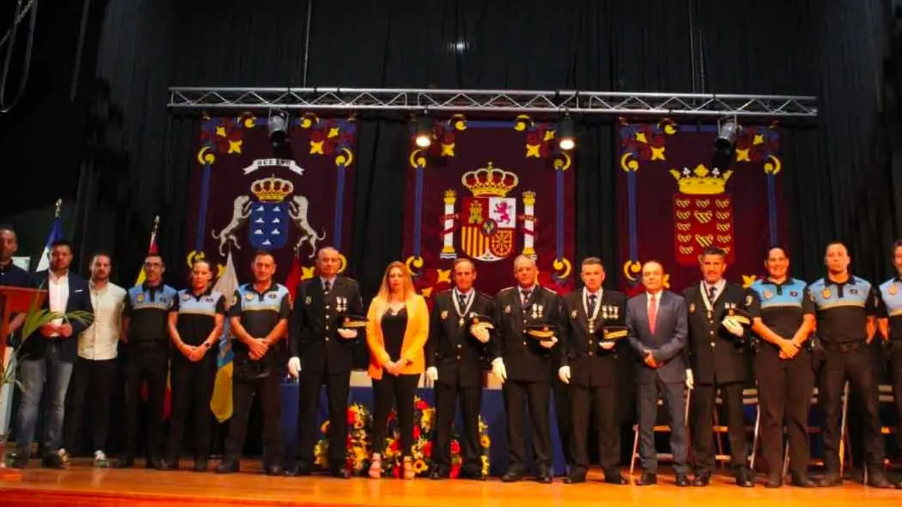 Reconocimiento policías Tinajo