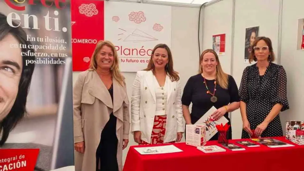Stand del PICE en la Muestra de Salidas Profesionales Planéate 2023