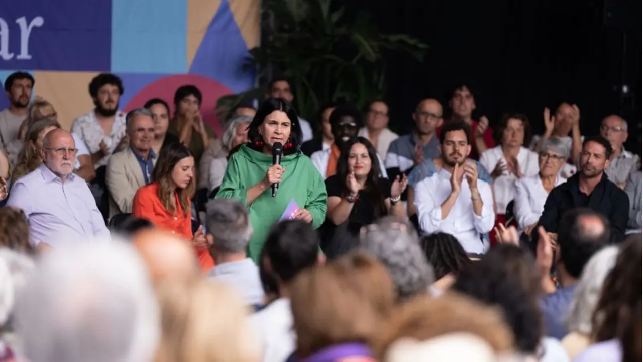 Nona Perera en un Arrecife