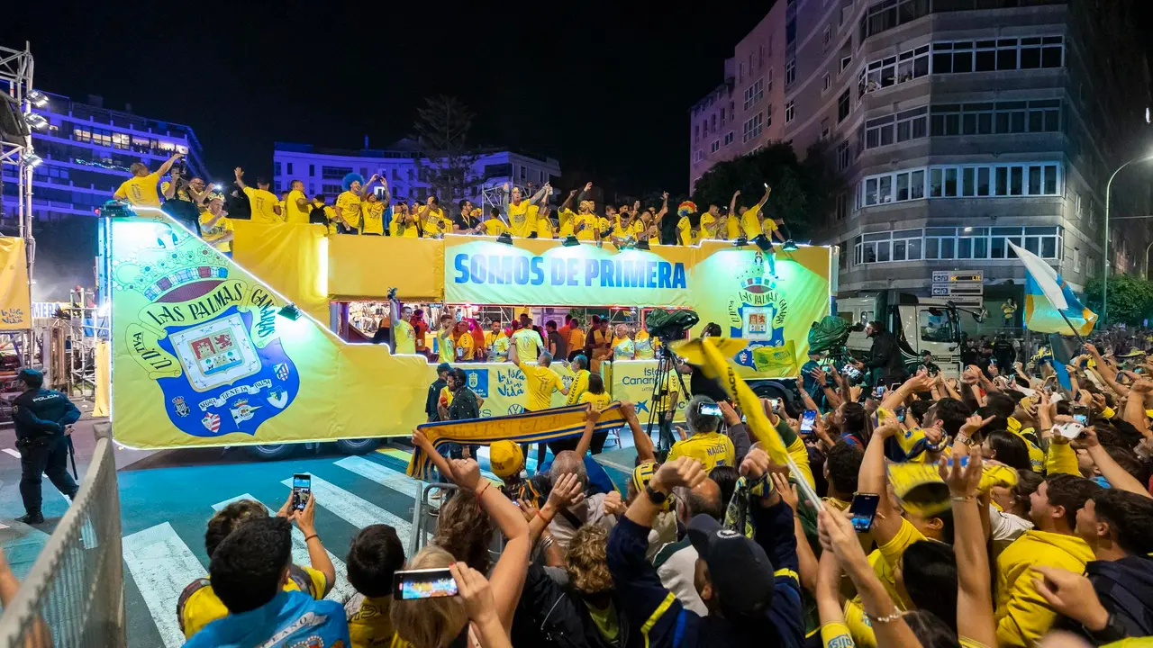 UD Las Palmas a primera