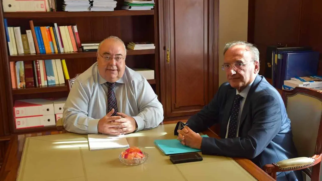 El &nbsp;secretario de estado de Justicia, Antonio Rodr&iacute;guez Esquerdo y el senador Fajardo Palarea