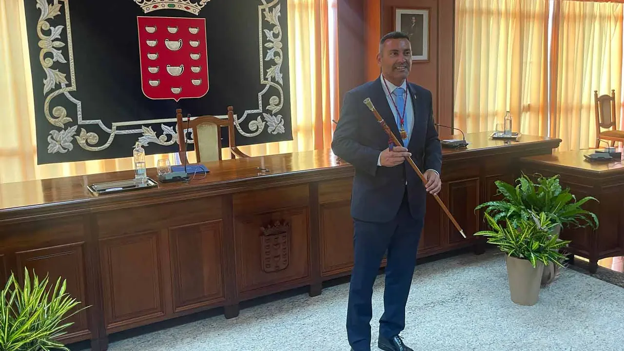 Oswaldo Betancort proclamado presidente del Cabildo