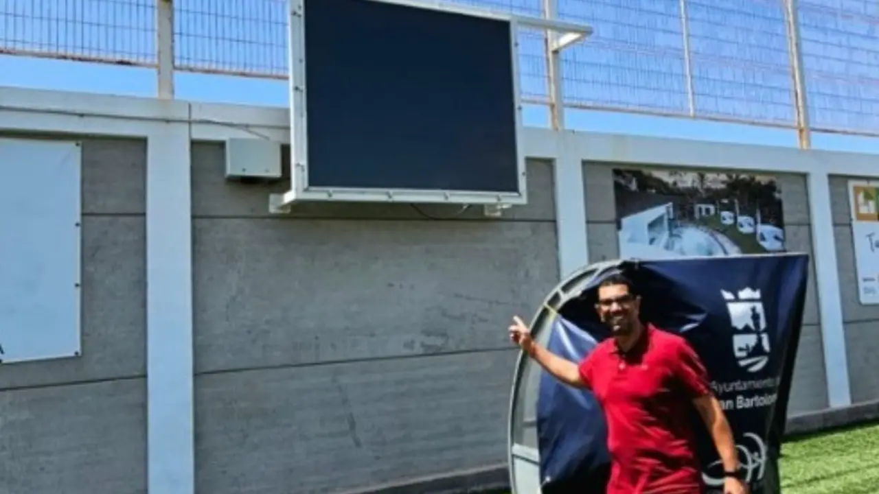 Videomarcador en el campo de fútbol de Playa Honda