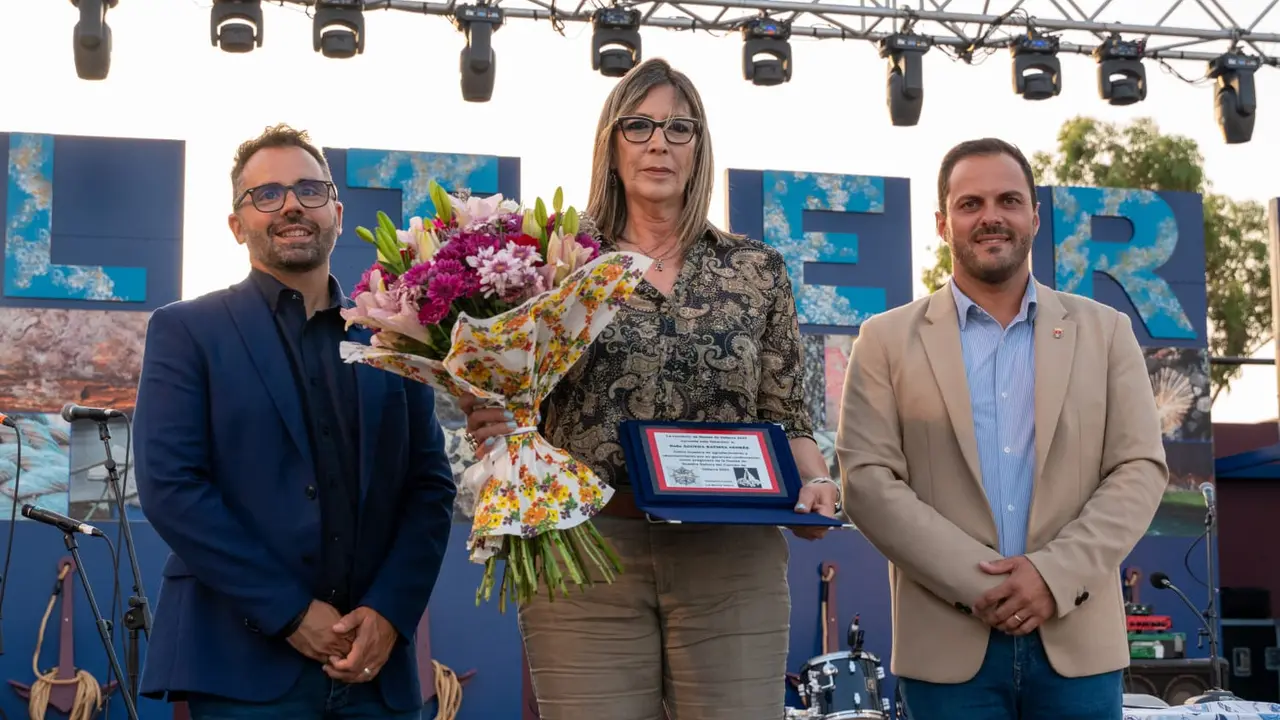 Fiestas del Carmen 2023. La pregonera con el alcalde de Arrecife y el concejal de Fiestas 