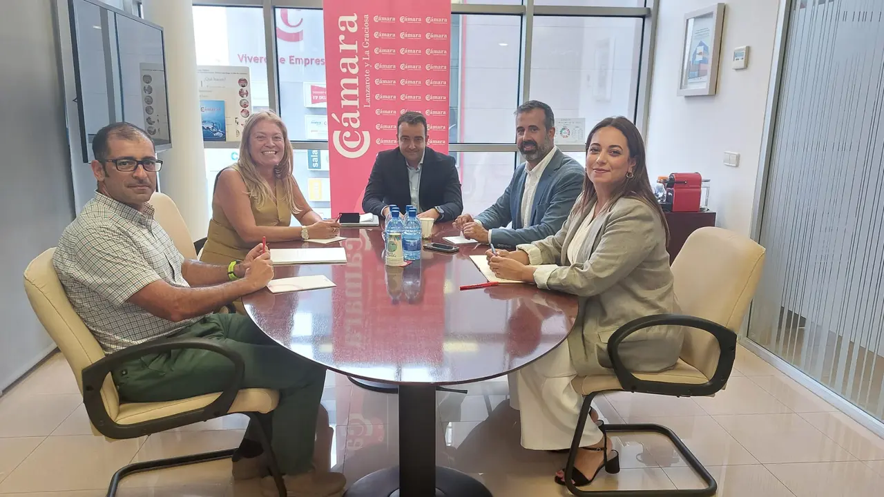Reunión de CC con la Cámara de Comercio.