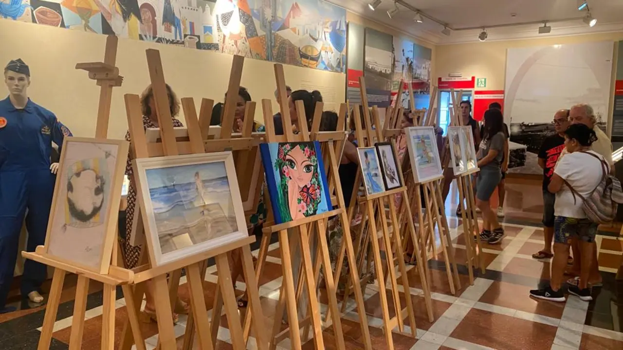 Alumnos del taller de arte y pintura de San Bartolomé exponen en el Museo Aeronáutico